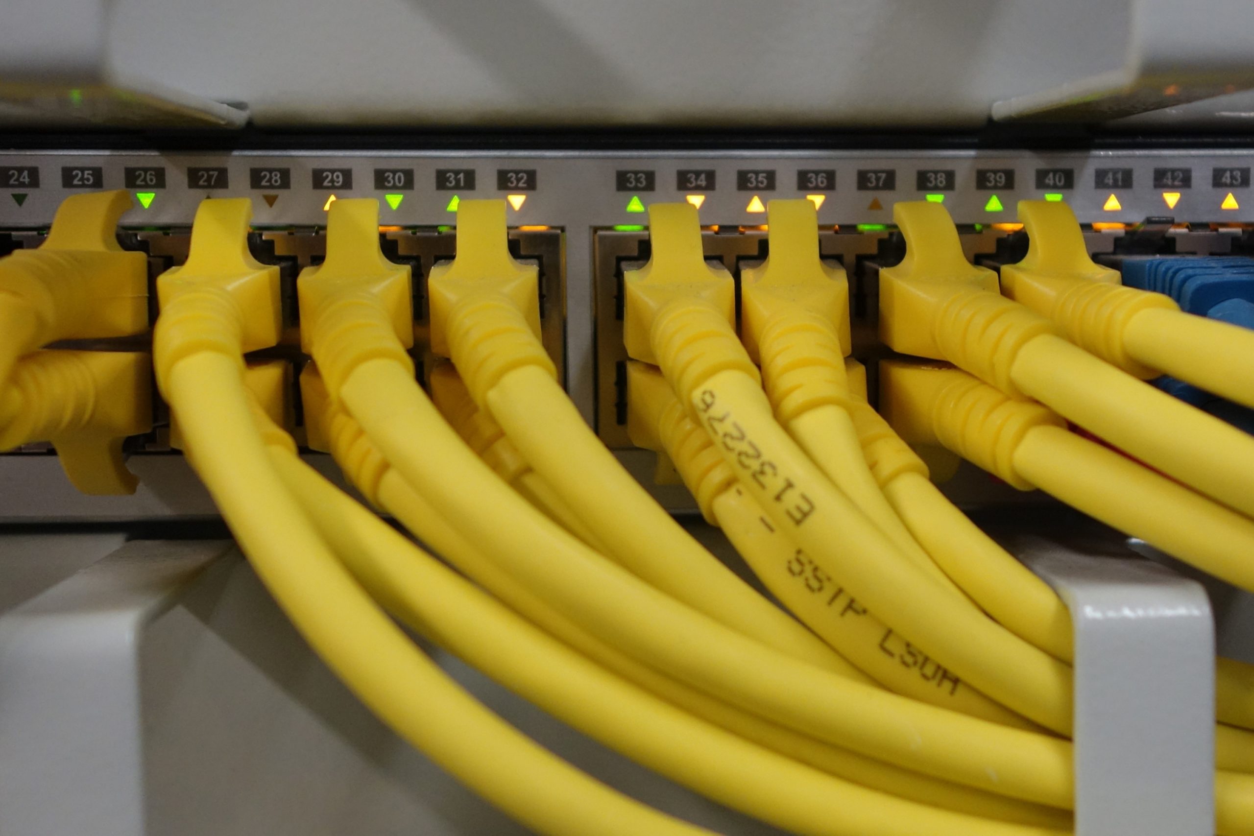 network-cables-499792